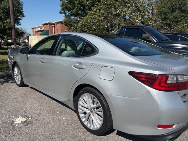2017 Lexus ES 350 photo 3