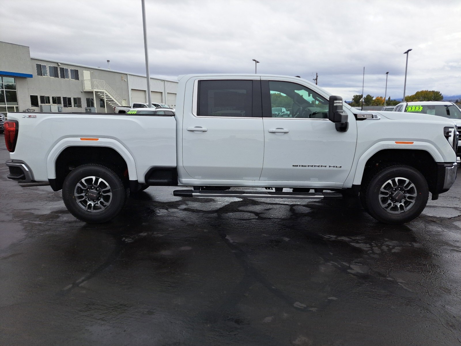 2026 Gmc Sierra 2500 HD SLE photo 2