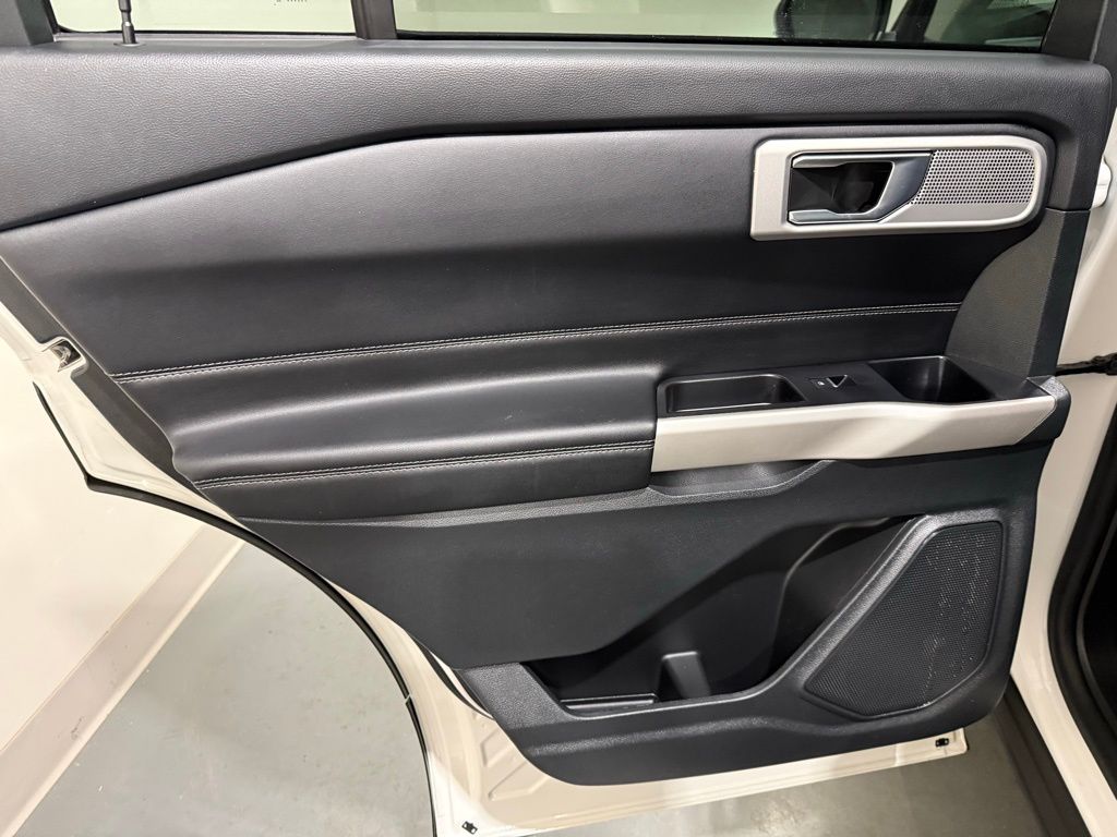 2022 Ford Explorer XLT photo 19