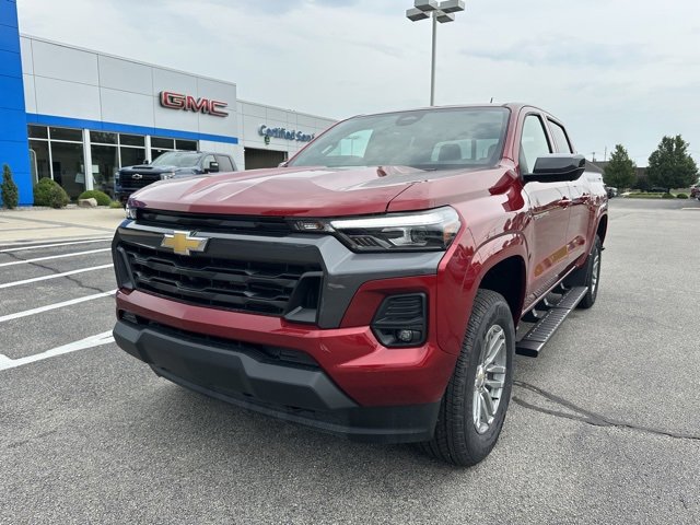 2026 Chevrolet Colorado LT photo 2