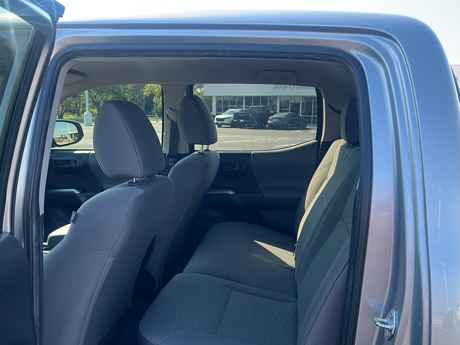 2022 Toyota Tacoma SR5 photo 5