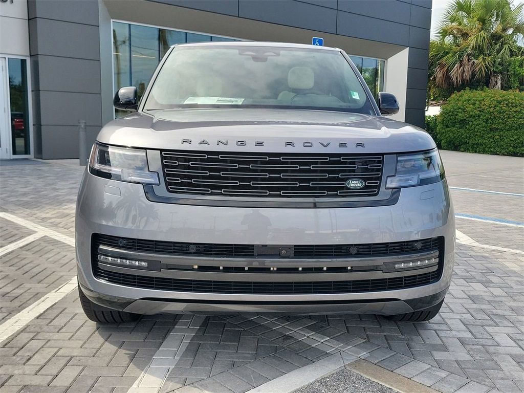 2025 Land Rover Range Rover SE photo 8