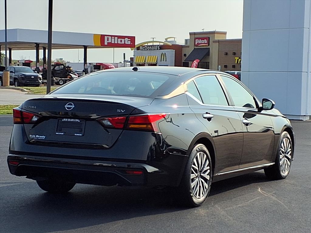 2024 Nissan Altima 2.5 SV photo 10