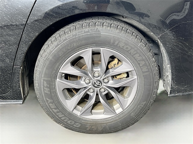 2024 Toyota Sienna XLE photo 9
