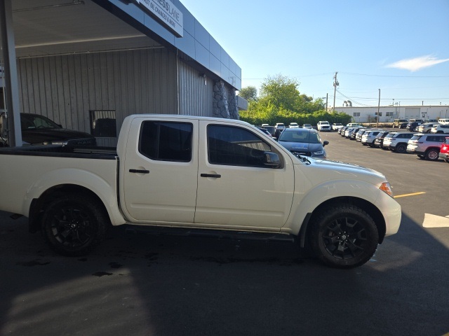 2021 Nissan Frontier SV photo 3