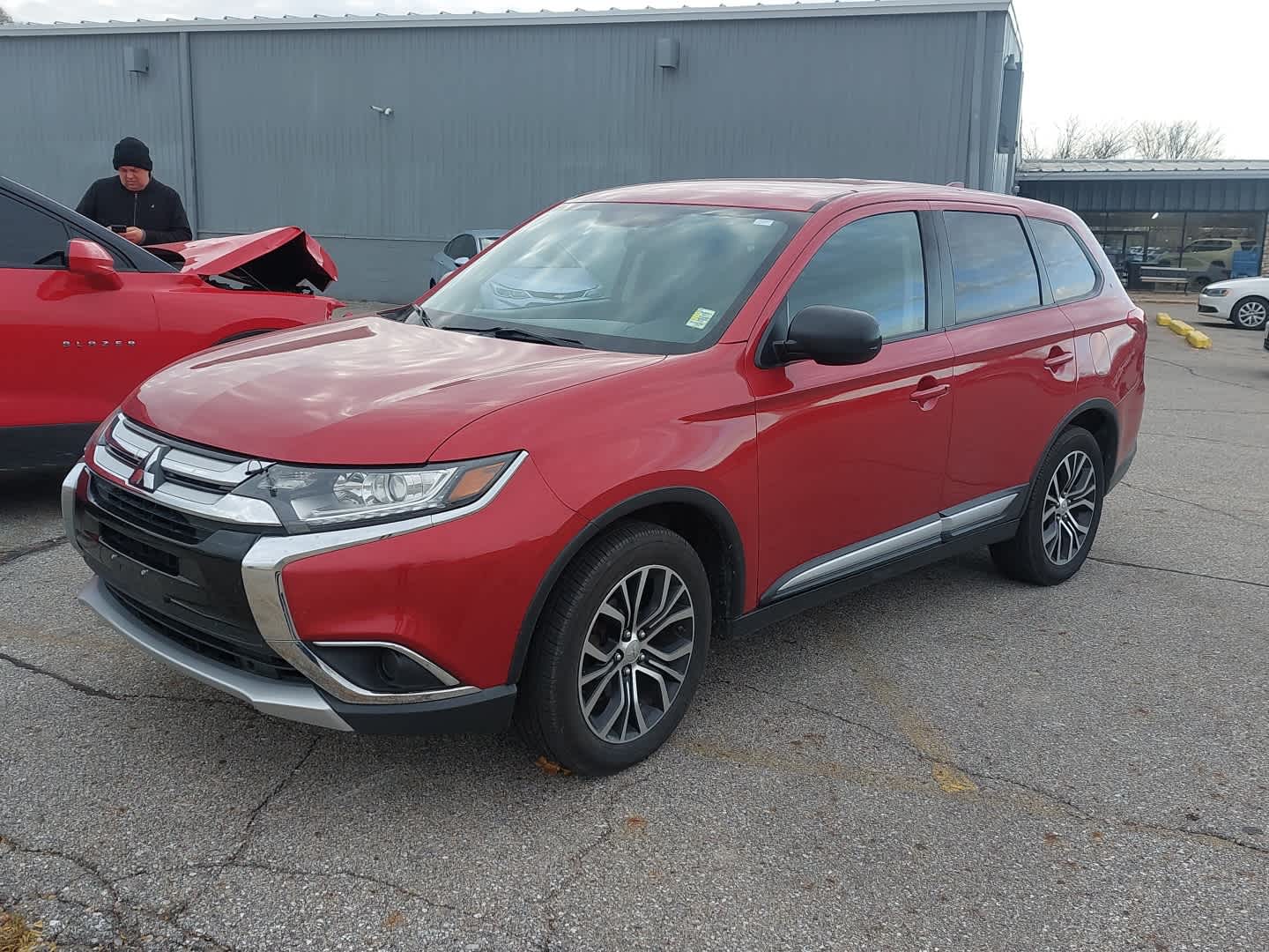 2017 Mitsubishi Outlander ES photo 3
