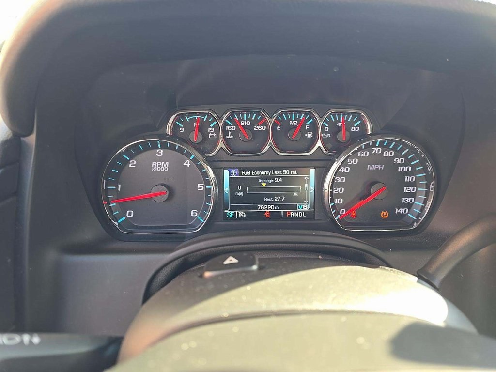 2020 Chevrolet Suburban LT photo 2