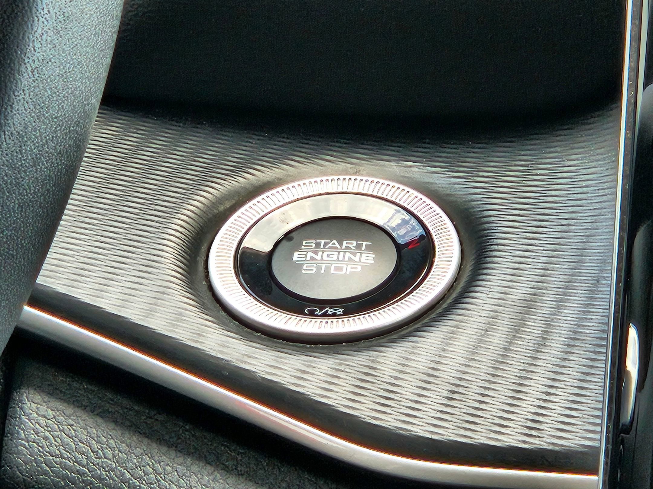 2023 Jeep Grand Cherokee Laredo photo 13