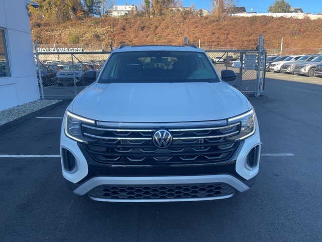 2026 Volkswagen Atlas Peak Edition SE photo 3