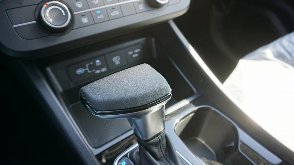 2025 Hyundai Tucson SE photo 13