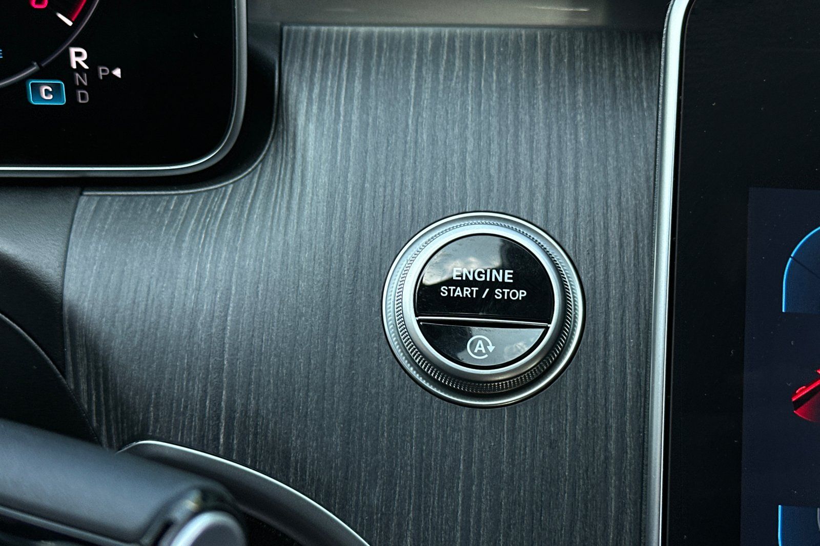 2025 Mercedes Benz C 300 photo 18
