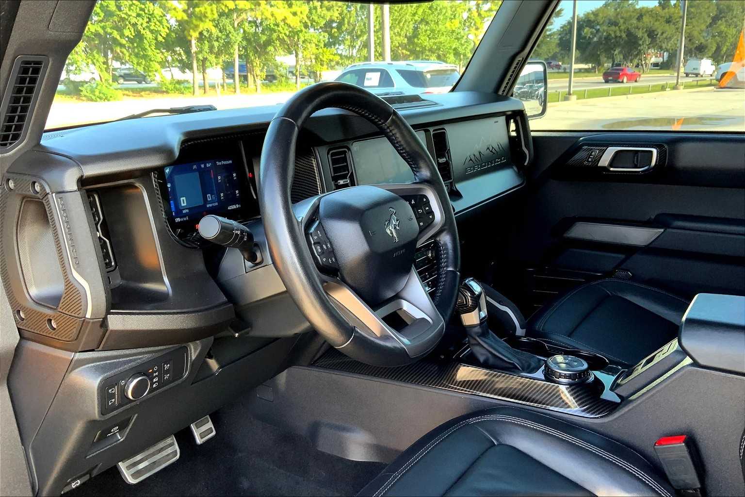 2021 Ford Bronco First Edition photo 16