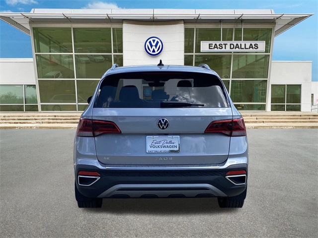 2024 Volkswagen Taos SE photo 4