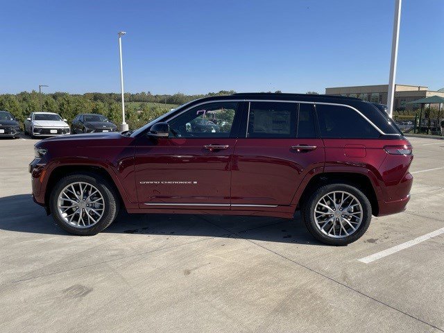 2025 Jeep Grand Cherokee Summit's photo