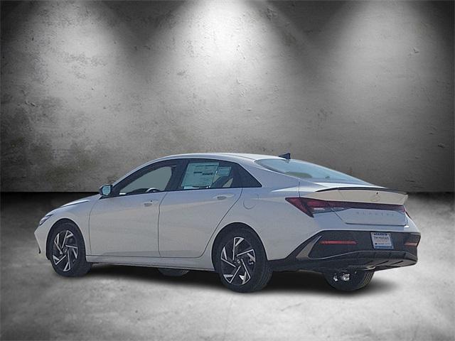 2025 Hyundai Elantra SEL Sport photo 4