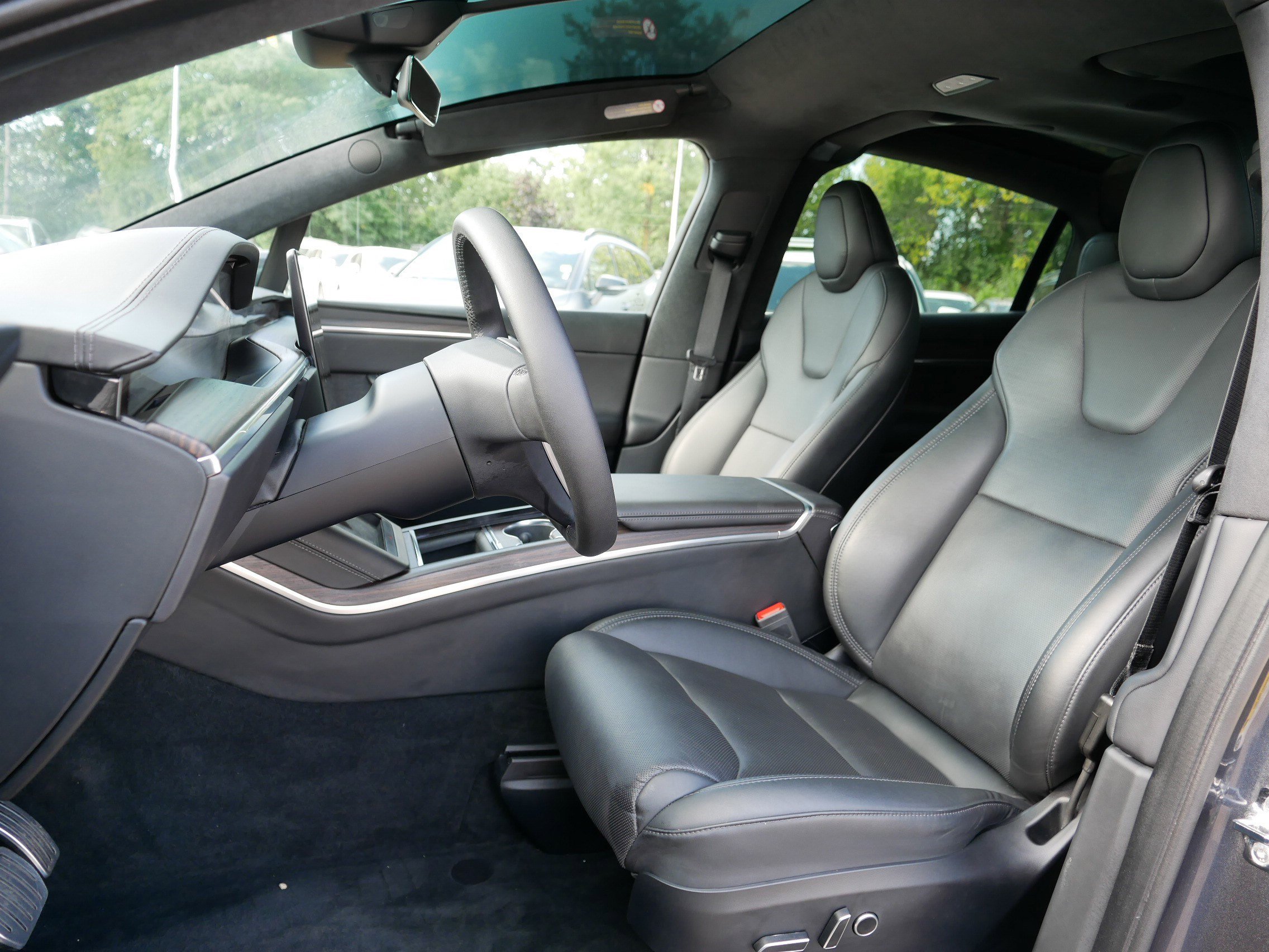 2024 Tesla Model X Long Range photo 28