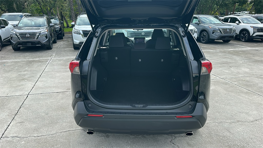2023 Toyota RAV4 XLE photo 26