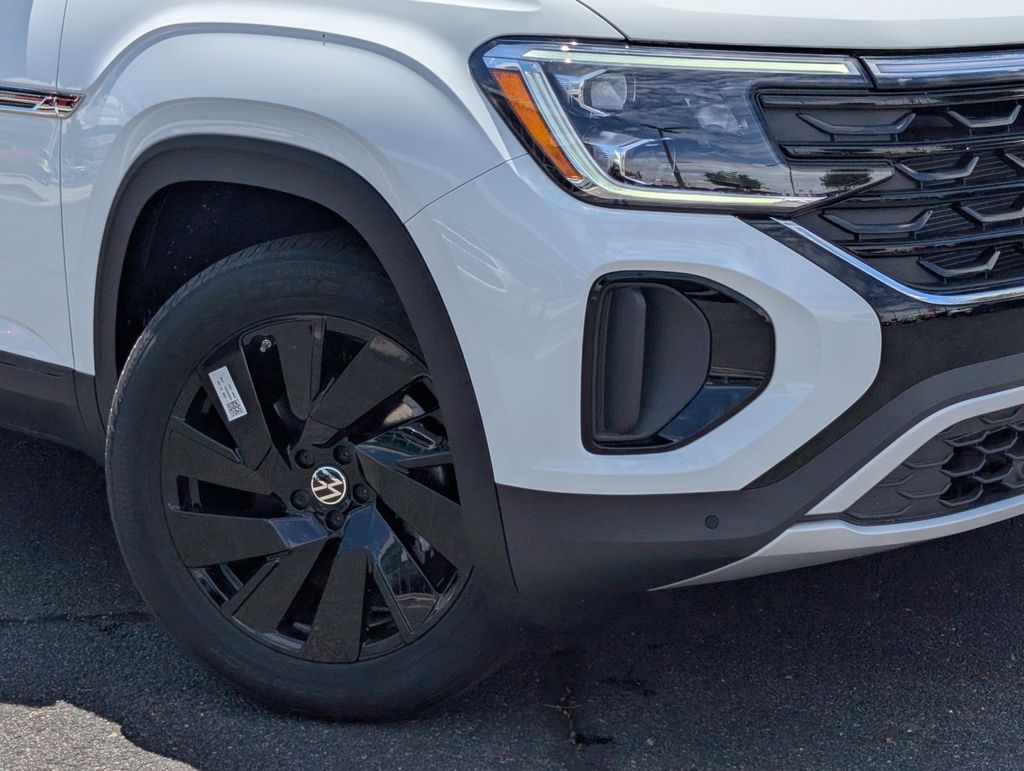 2025 Volkswagen Atlas Cross Sport SE Technology photo 2