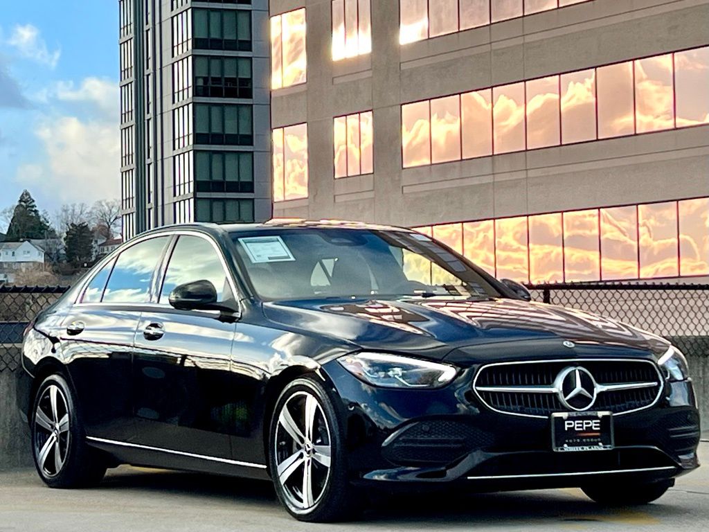 2025 Mercedes-Benz C-Class Sedan C 300's photo
