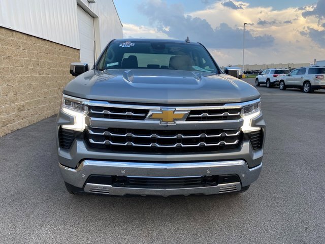 2023 Chevrolet Silverado 1500 LTZ photo 3