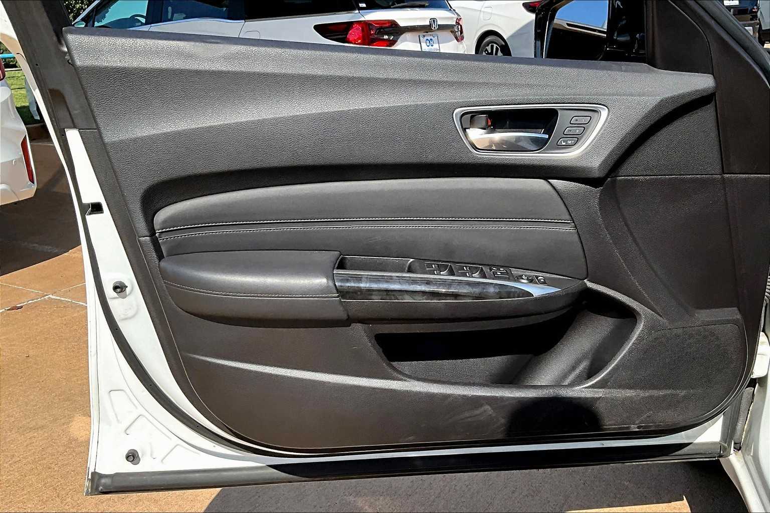 2018 Acura TLX photo 22