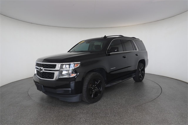 2017 Chevrolet Tahoe LT photo 2