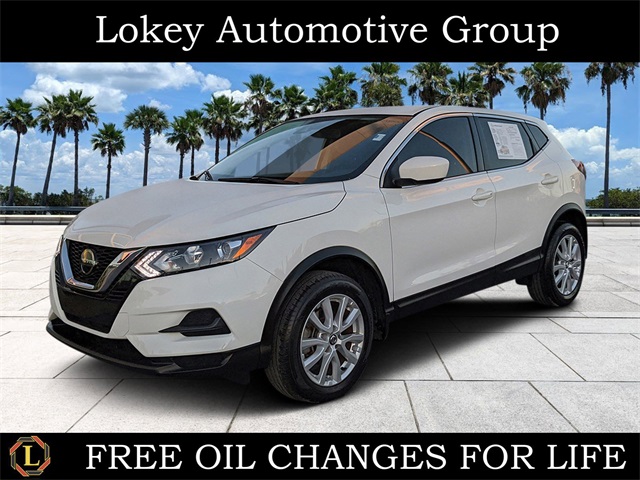 2022 Nissan Rogue Sport S's photo