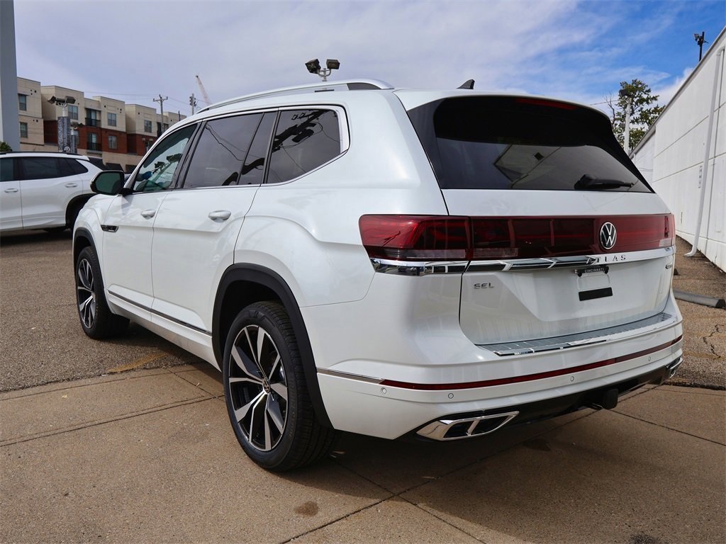 2026 Volkswagen Atlas SEL Premium R-Line photo 2
