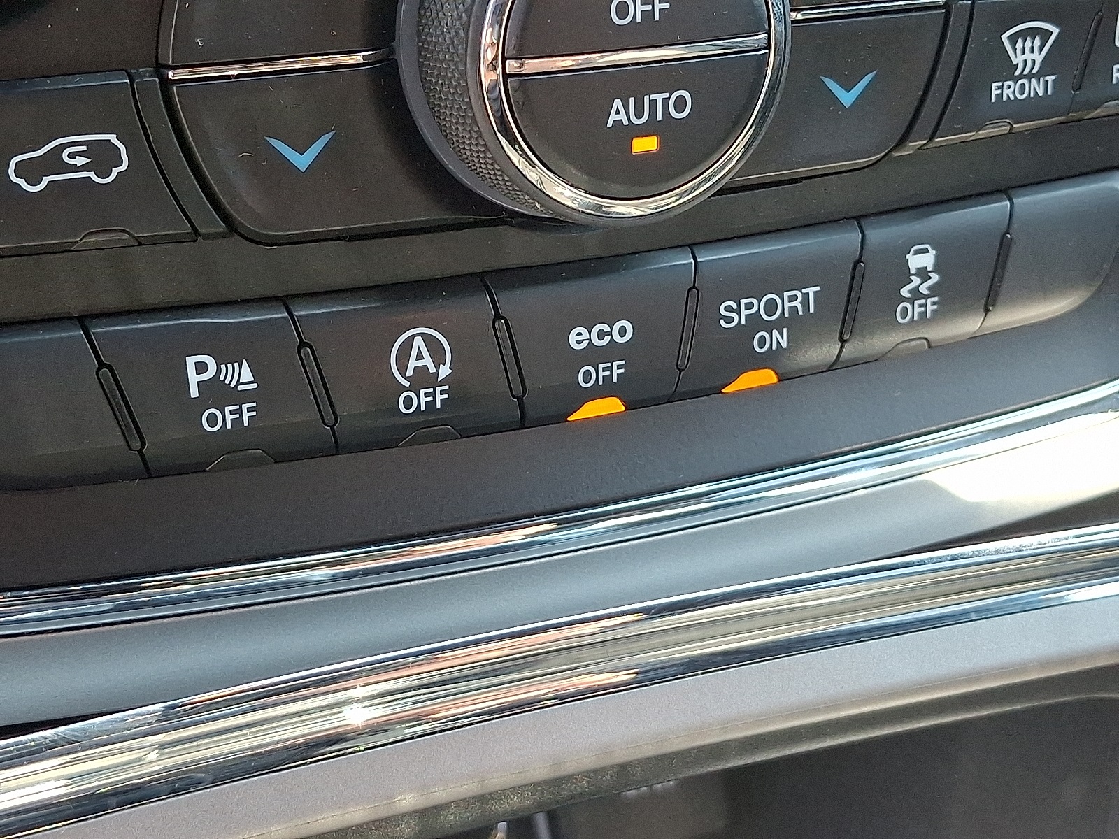 2017 Jeep Grand Cherokee Altitude photo 25