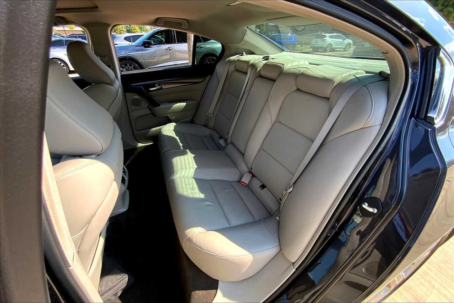2013 Acura TL photo 19