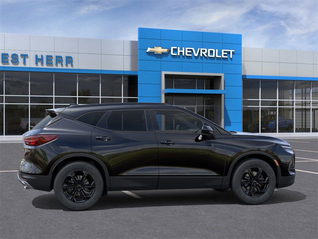 2025 Chevrolet Blazer 2LT photo 2