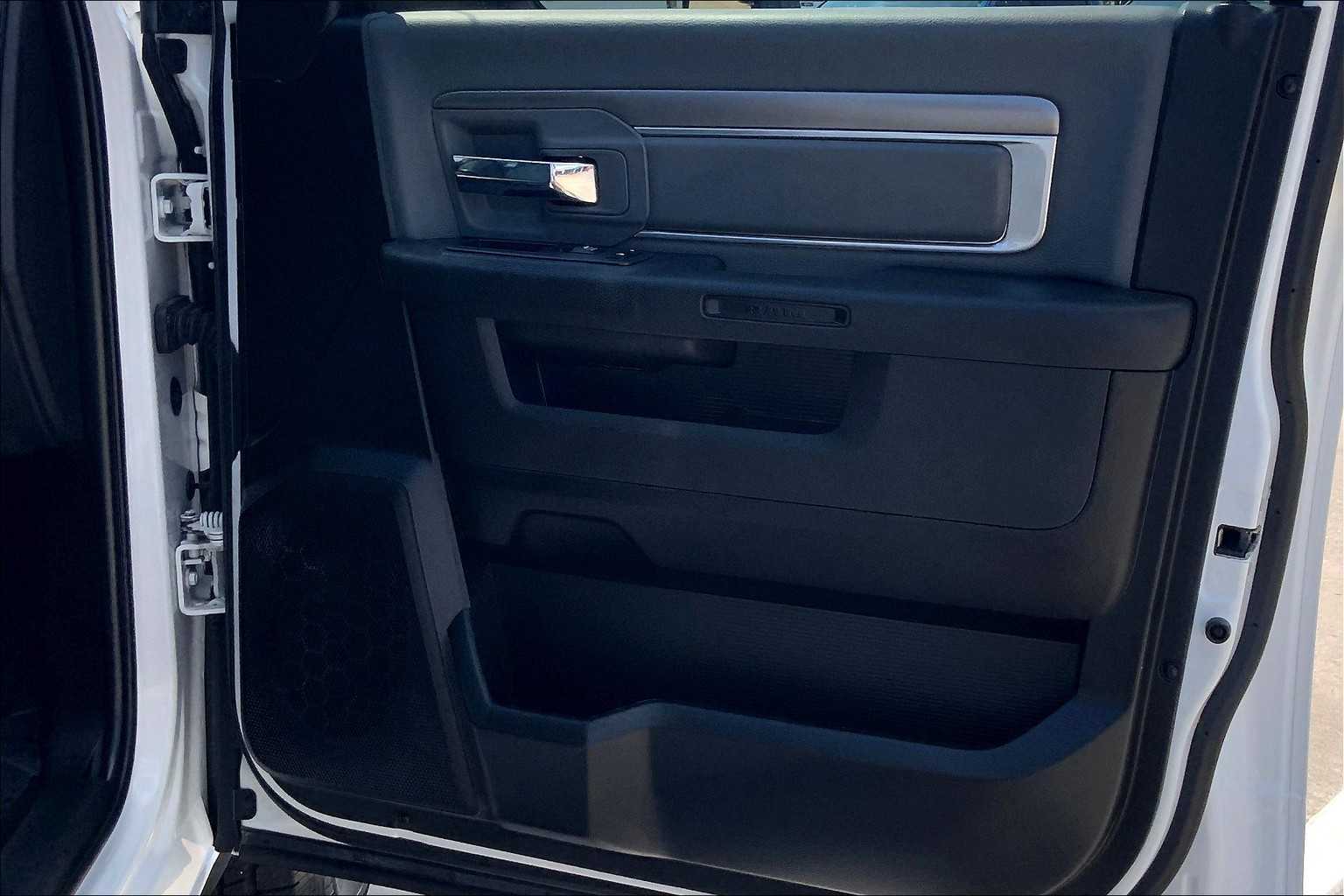2023 Ram 1500 Classic SLT photo 21