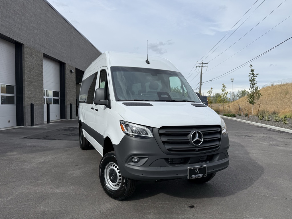 2025 Mercedes-Benz Sprinter Passenger Van 2500's photo