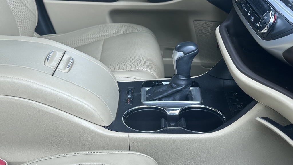 2016 Toyota Highlander Limited Platinum photo 6
