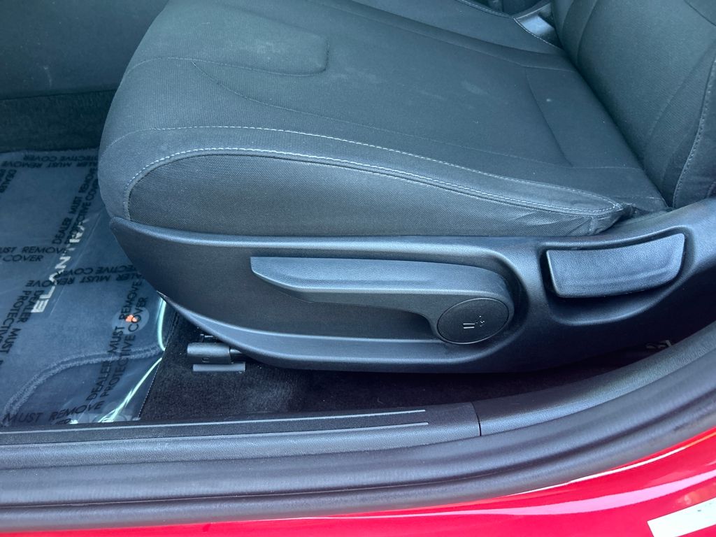 2022 Hyundai Elantra SEL Convenience photo 12