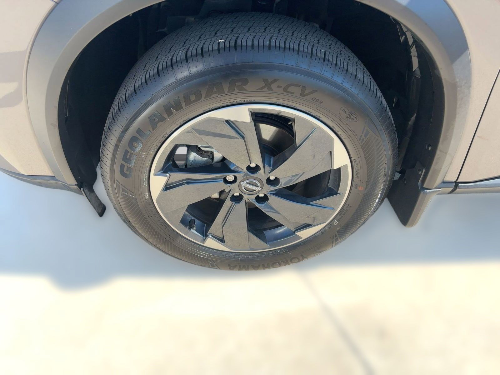2024 Nissan Rogue SV photo 10
