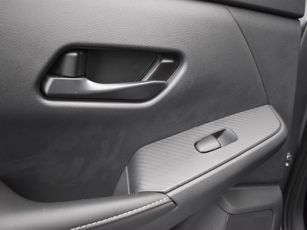 2025 Nissan Sentra SV photo 13