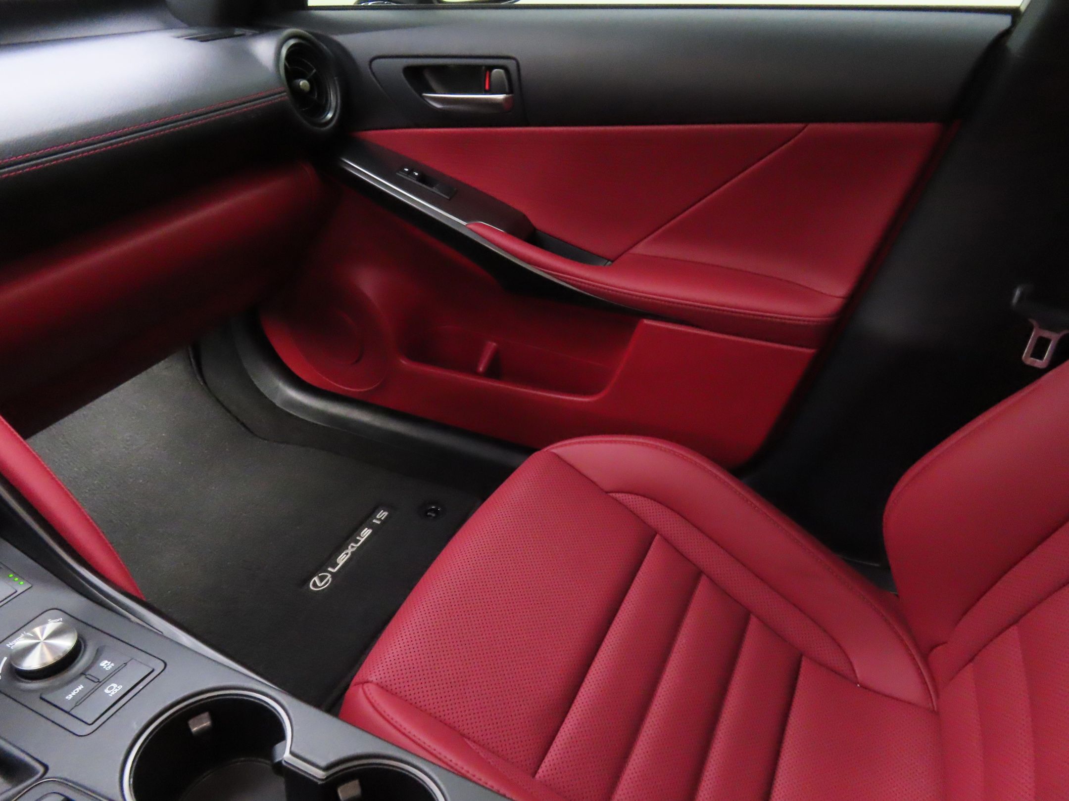 2023 Lexus IS 500 F SPORT Performance photo 19