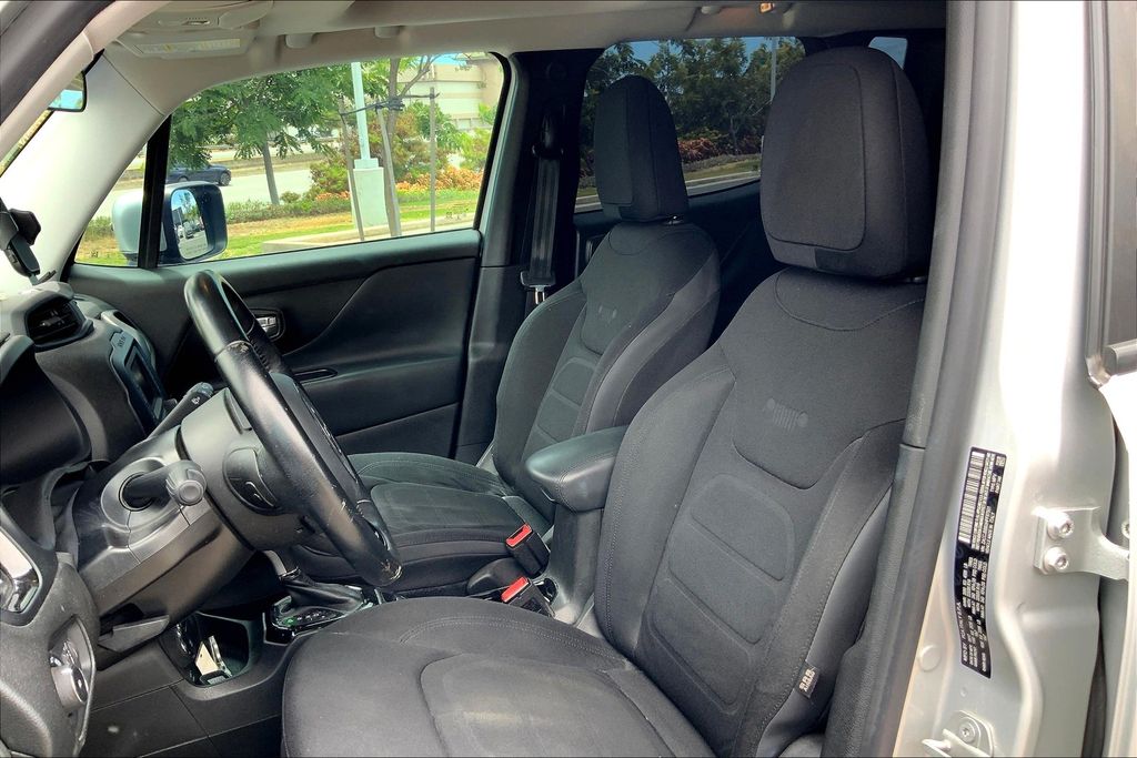 2017 Jeep Renegade Latitude North Edition photo 23