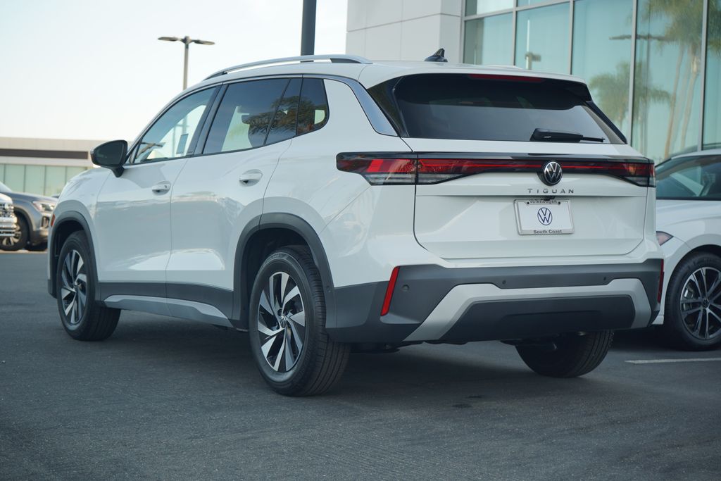 2025 Volkswagen Tiguan S photo 2