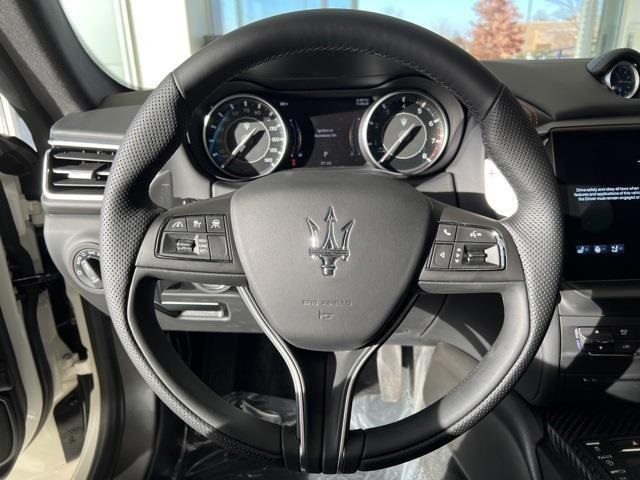 2024 Maserati Ghibli Modena photo 6