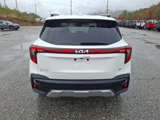 2026 Kia Seltos EX photo 3