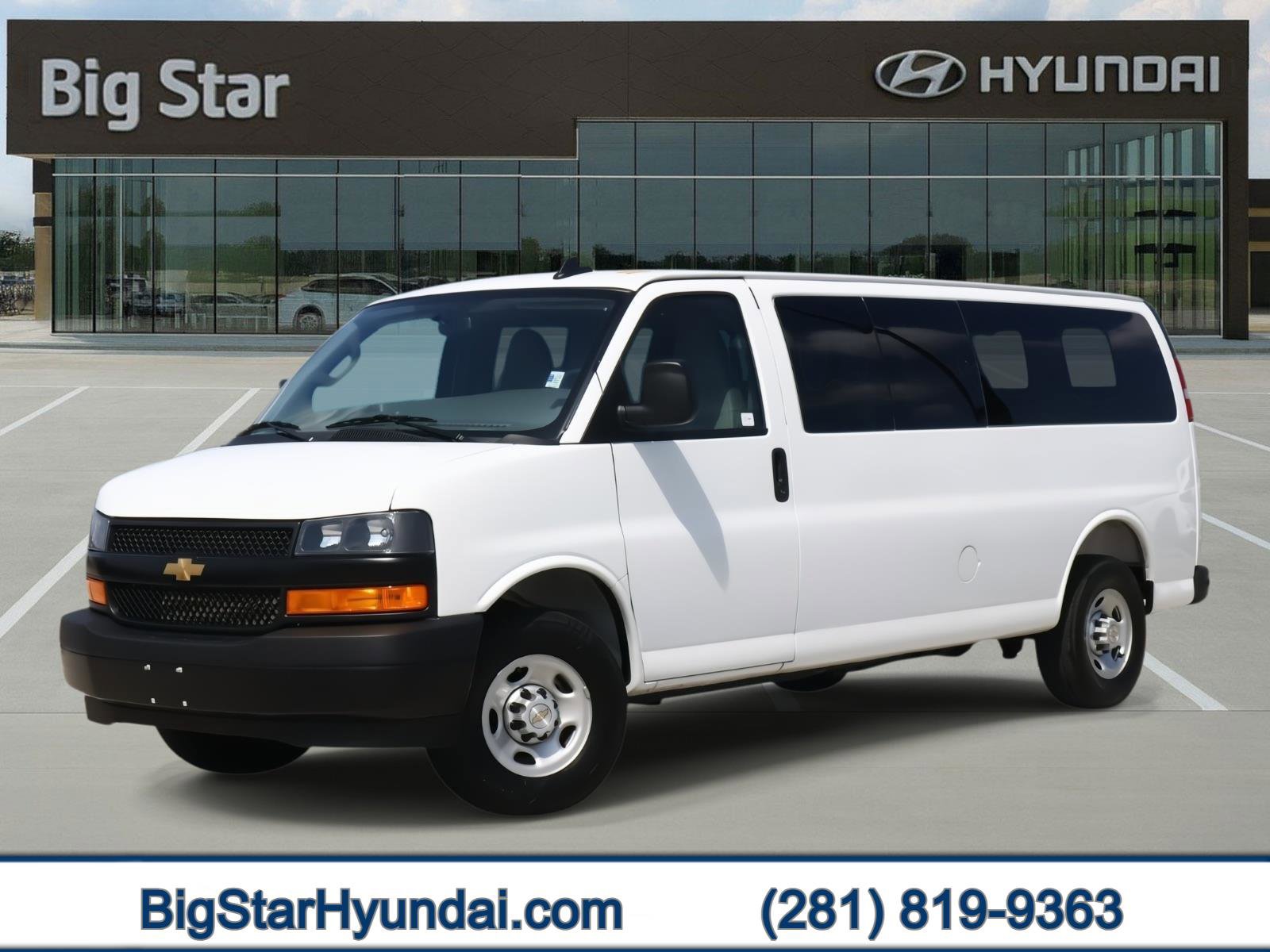 2025 Chevrolet Express Passenger LS's photo