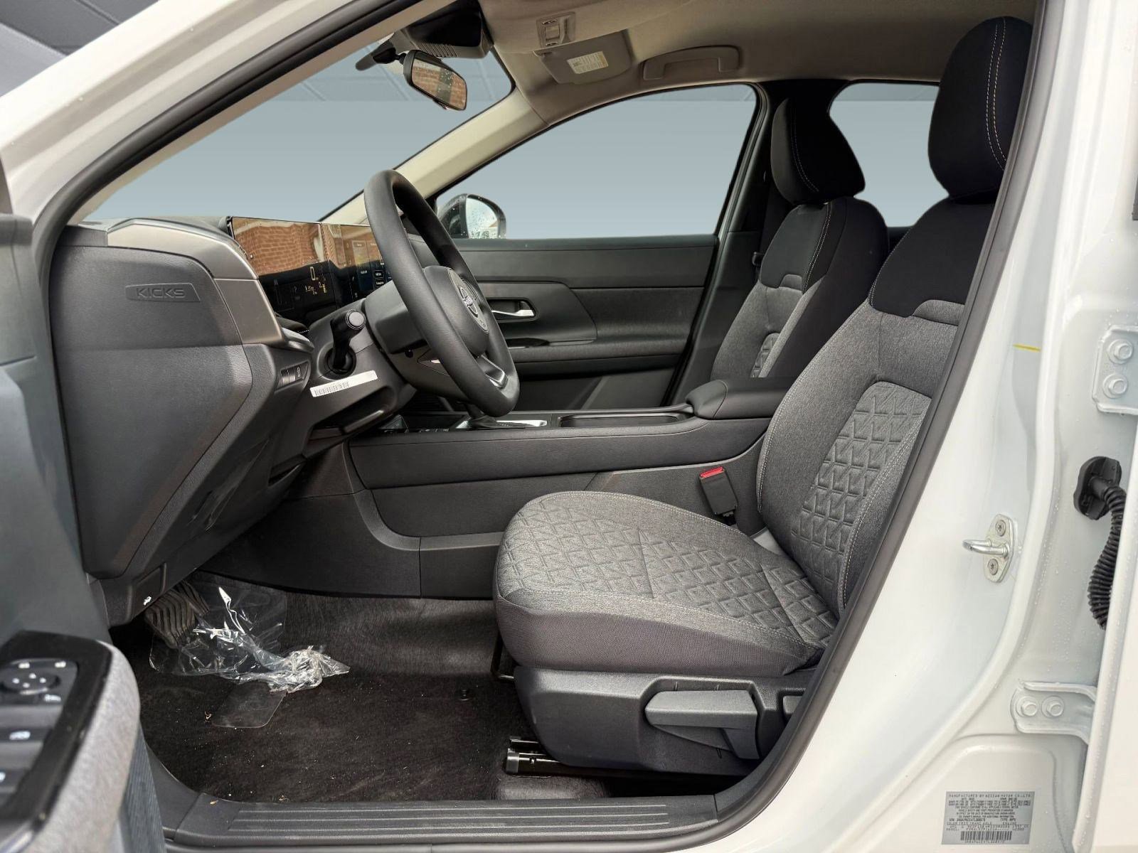 2026 Nissan Kicks SV photo 3