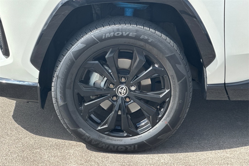 2022 Toyota RAV4 Hybrid SE photo 32