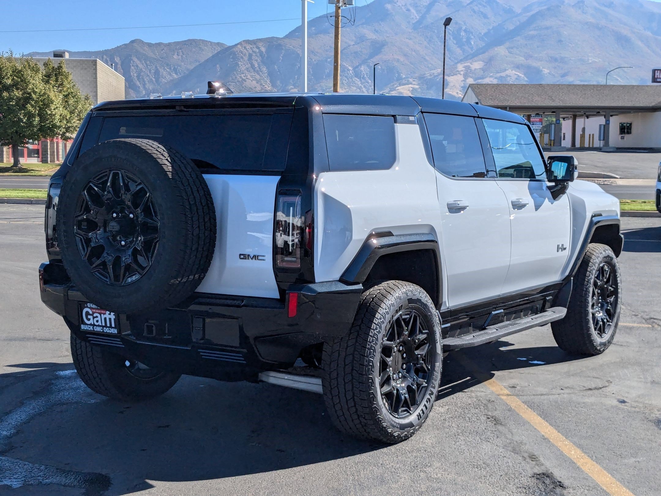 2025 Gmc Hummer EV SUV photo 3