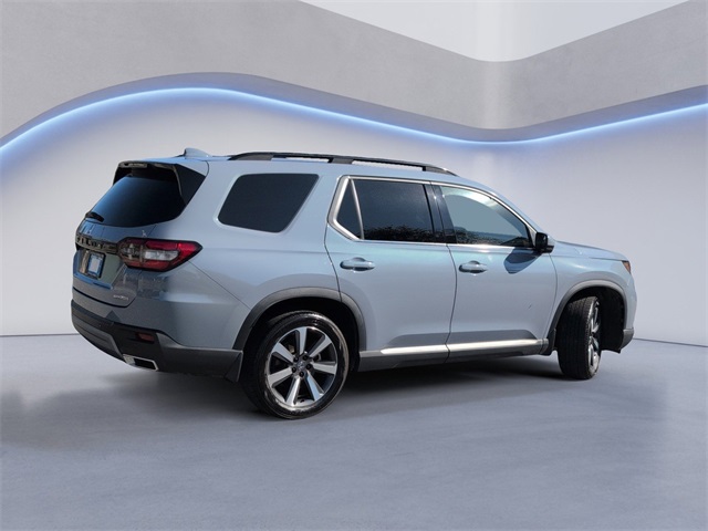 2023 Honda Pilot Touring photo 3