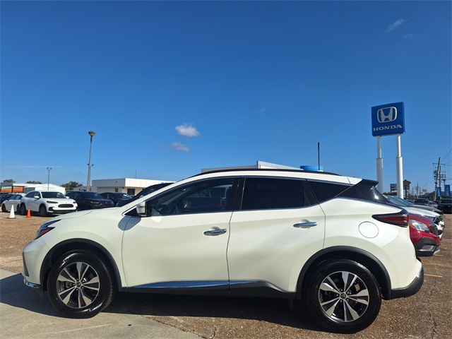 2023 Nissan Murano SV photo 2