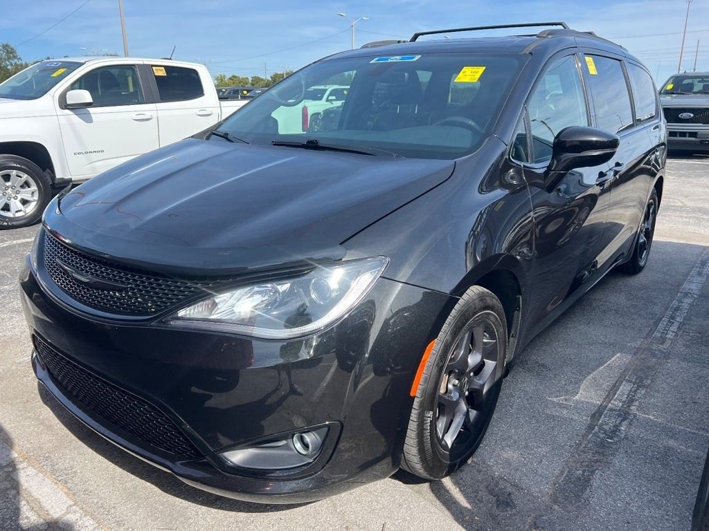 2020 Chrysler Pacifica Limited photo 2