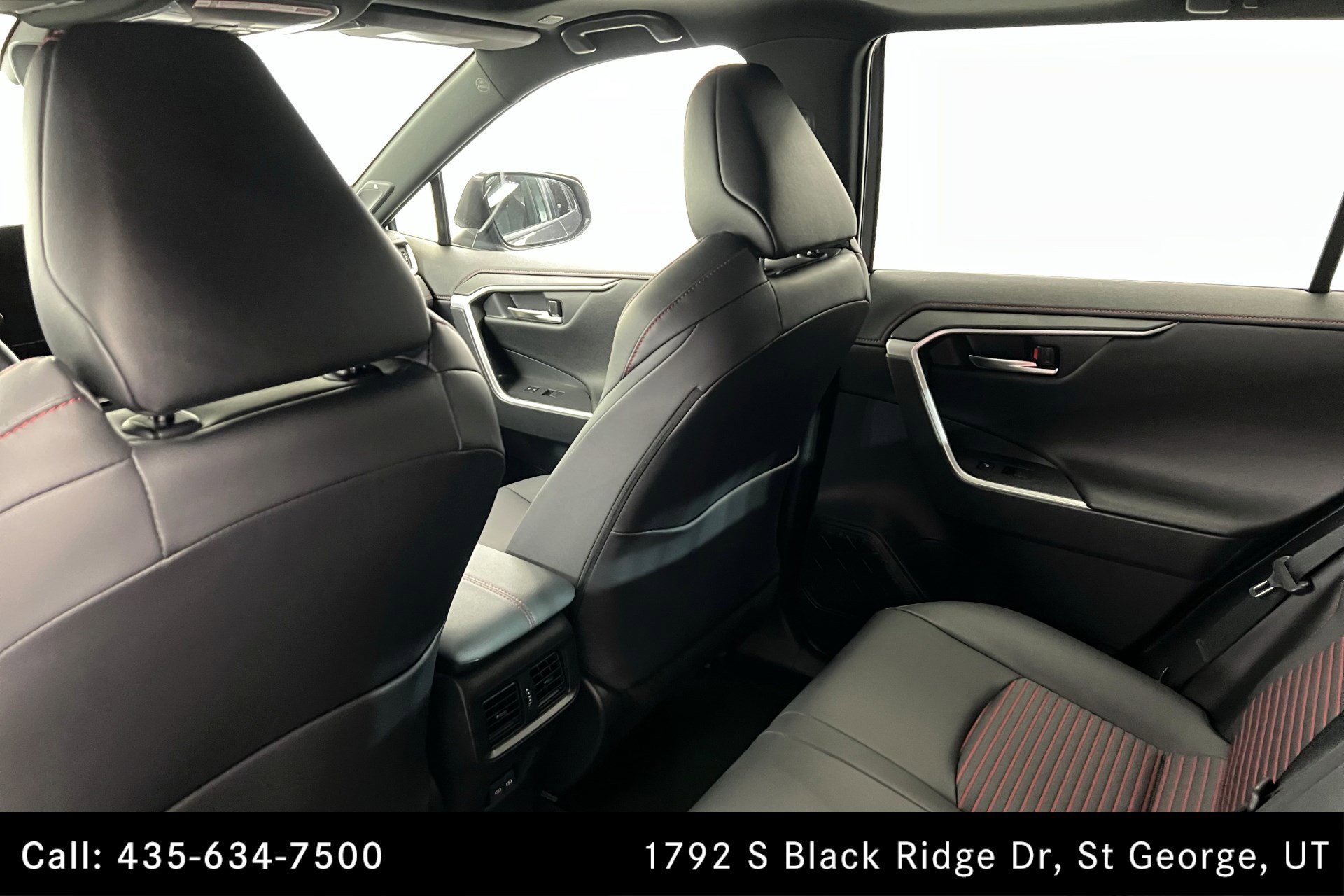 2025 Toyota RAV4 Hybrid XSE photo 18